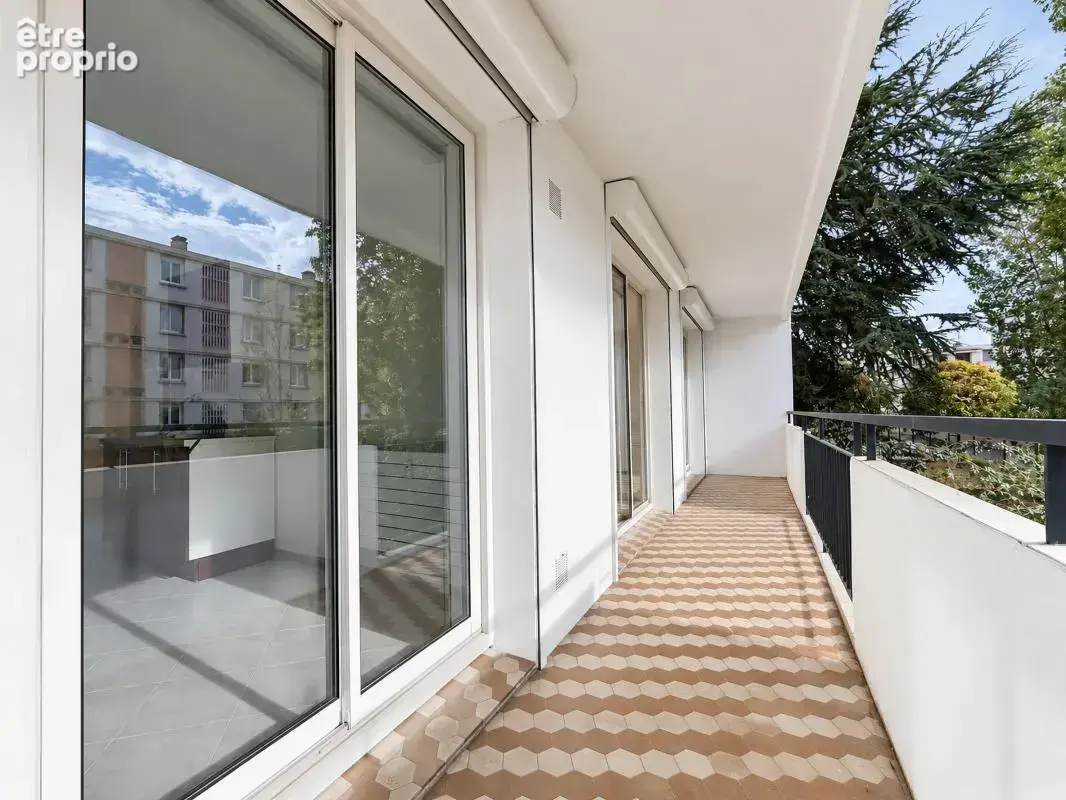 Appartement - 2 chambres - Résidence sécurisée - Balcon - Garage fermé - Cave - photo 4