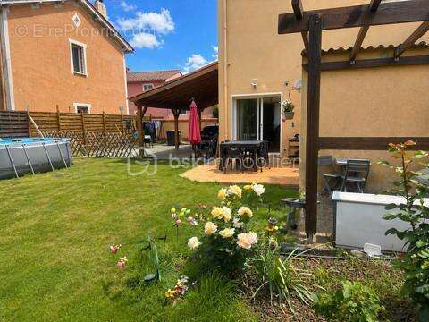A vendre maison de ville de 129m² trois faces sur terrain de 438m² a elne - centre ville - proche de tous les commerces des ecol - photo 2