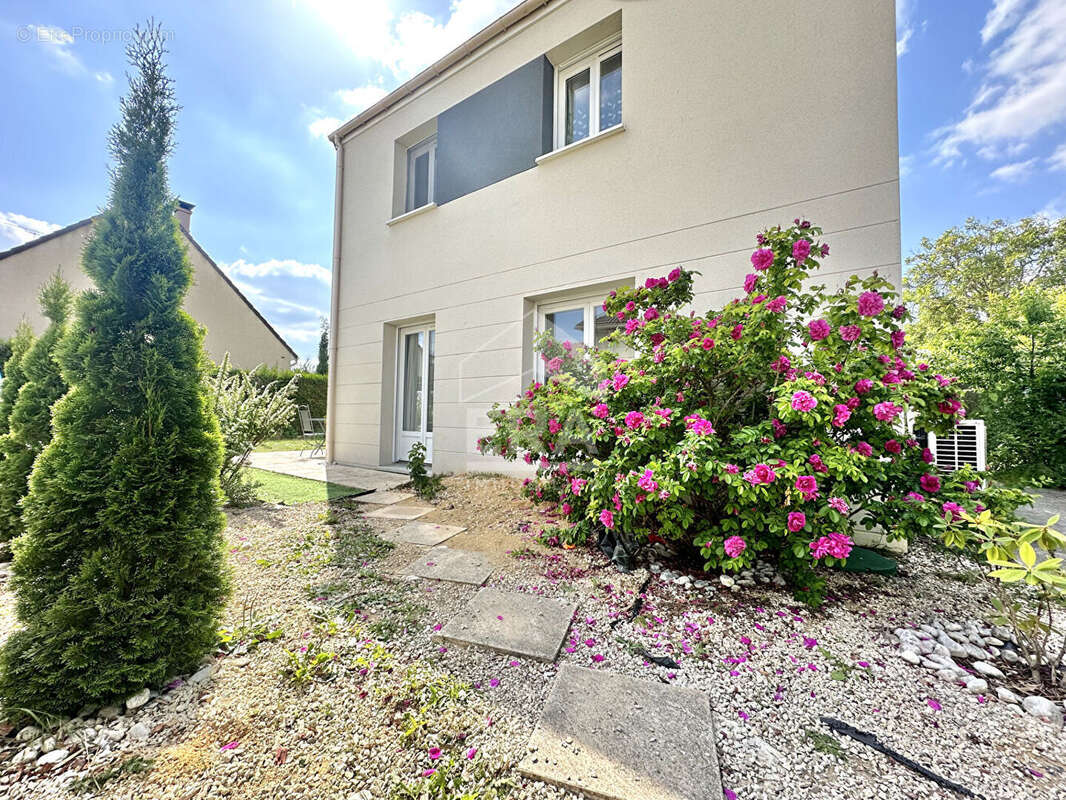 Maison à SARTROUVILLE