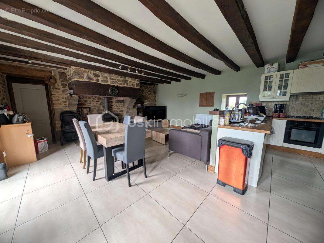 Maison de campagne offrant un beau potentiel ! - photo 6