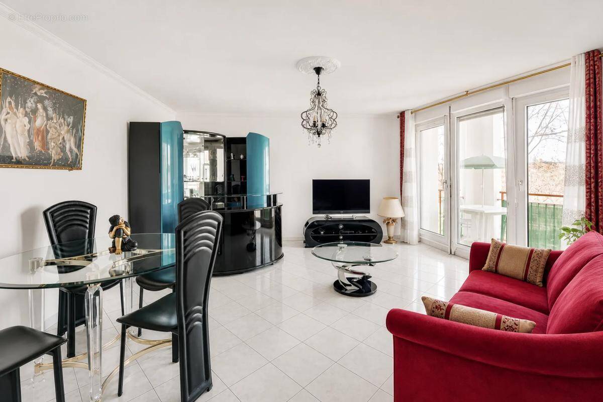 Appartement à LA COURNEUVE