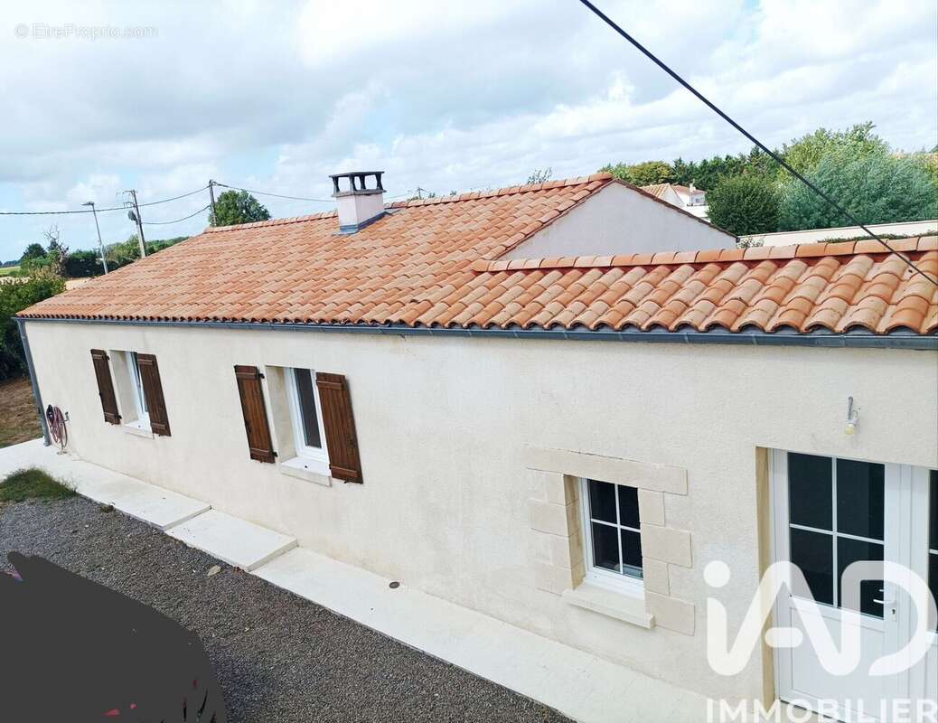 Photo 3 - Maison à CORME-ROYAL