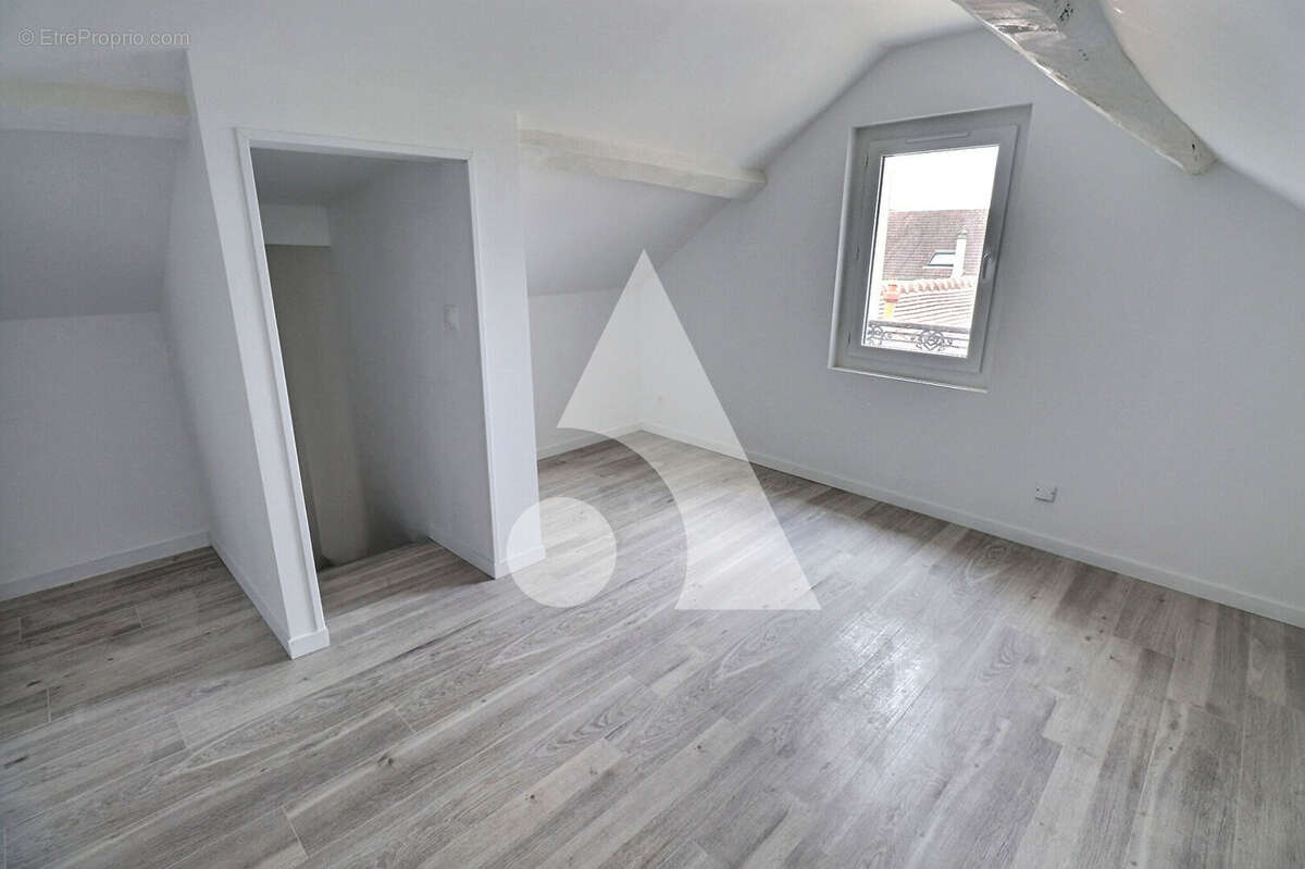 Maison à AUVERS-SUR-OISE