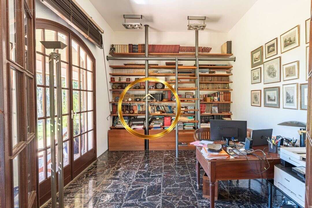 Maison 360 m² à Sainte-Marie  - photo 6
