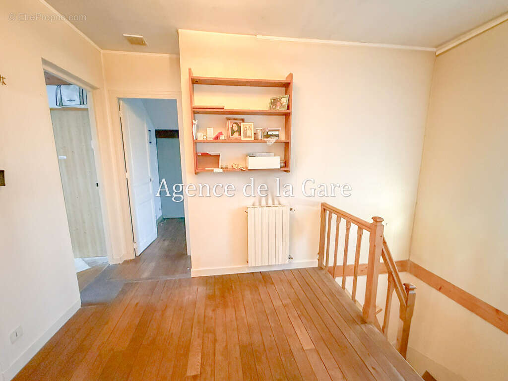 Maison à SARTROUVILLE