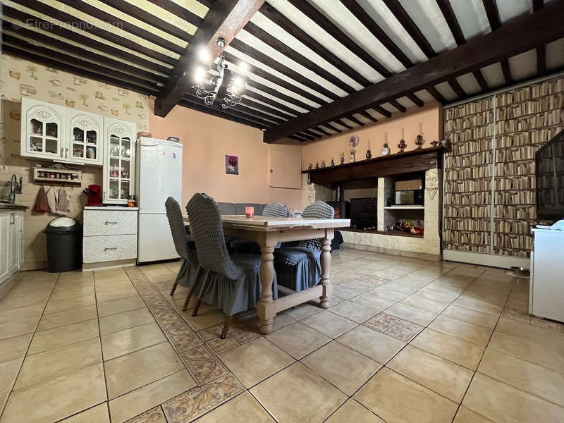 Maison à LAGUIAN-MAZOUS