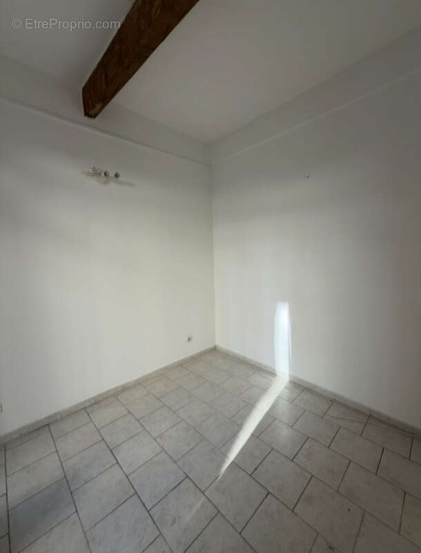 Appartement à MARSEILLE-5E