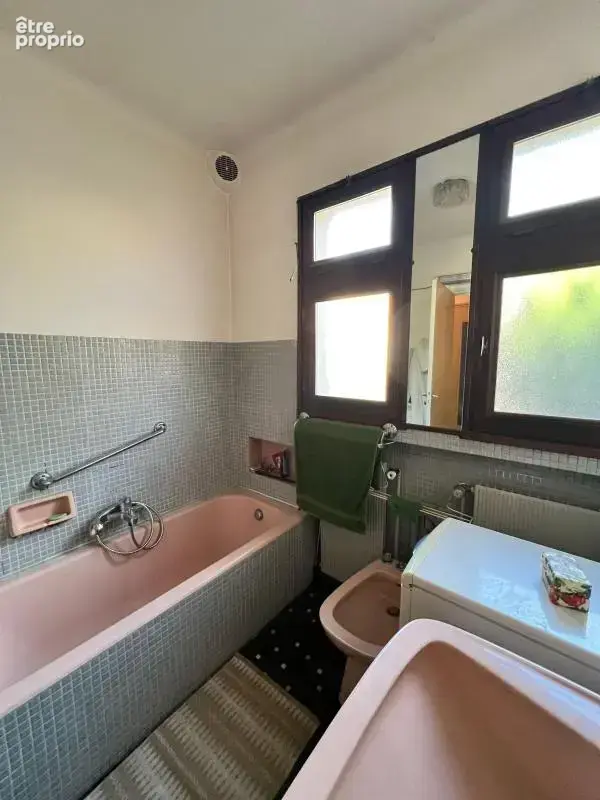 Maison familiale 9 pièces sur une parcelle de terrain de 805 m2 - photo 13