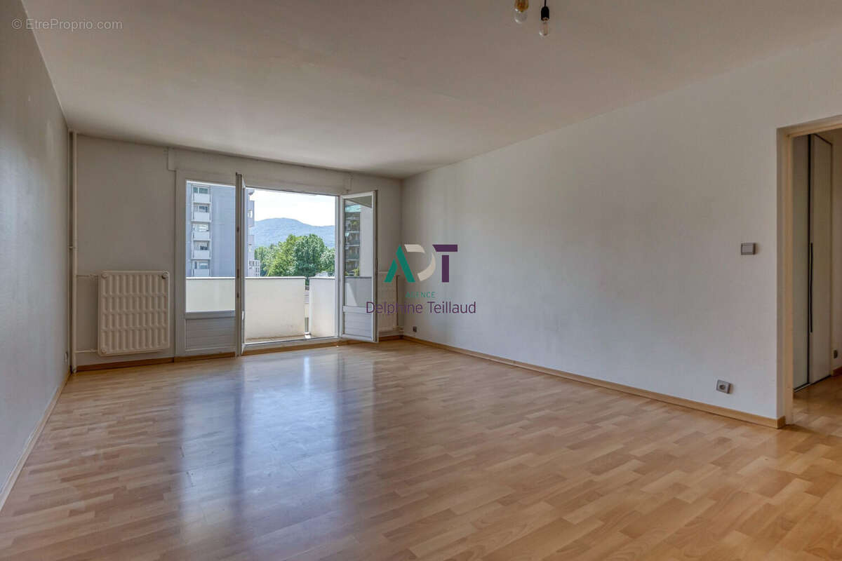 Appartement à MEYLAN