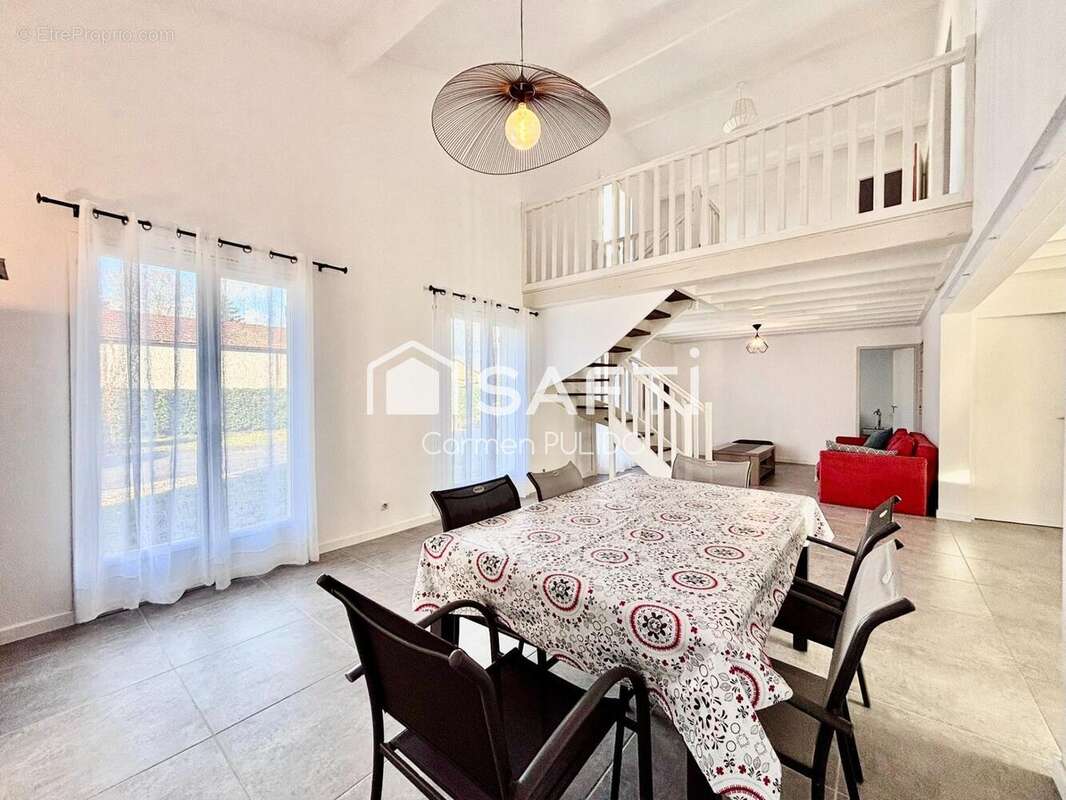 Photo 3 - Maison à MOULIETS-ET-VILLEMARTIN