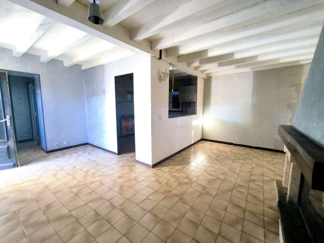 Appartement à rénover AVEC TERRAIN - photo 3