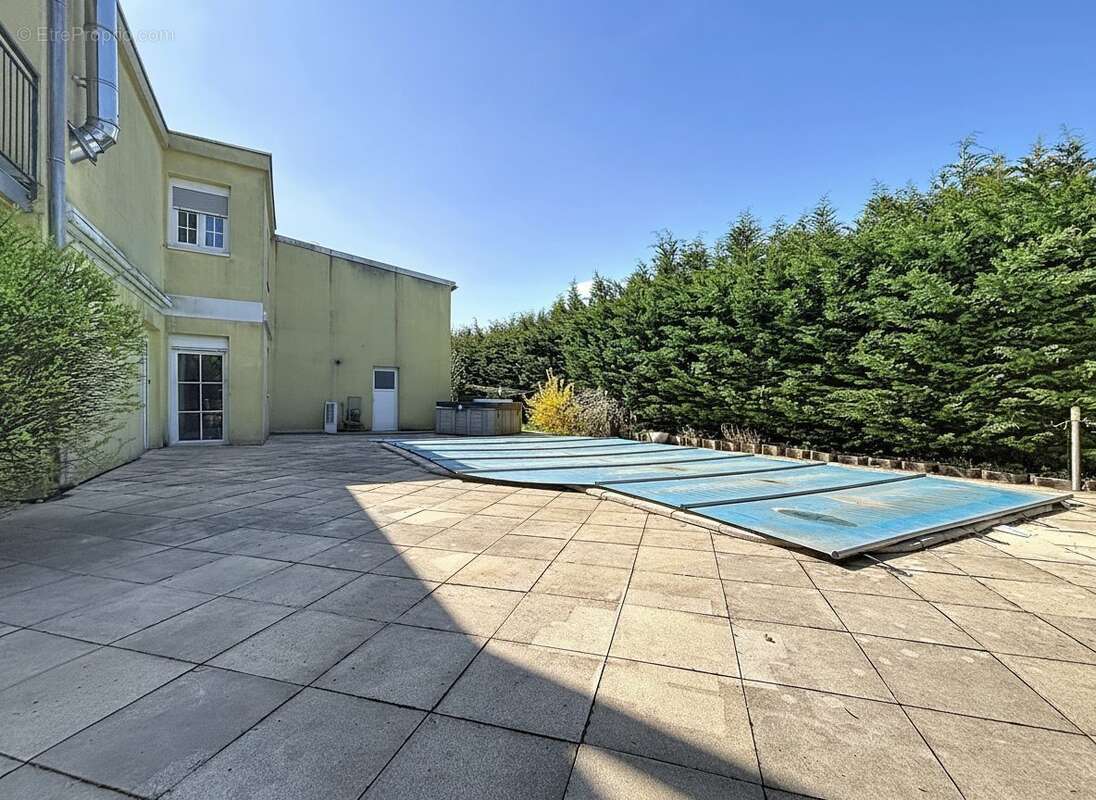 Commerce à SOPPE-LE-BAS