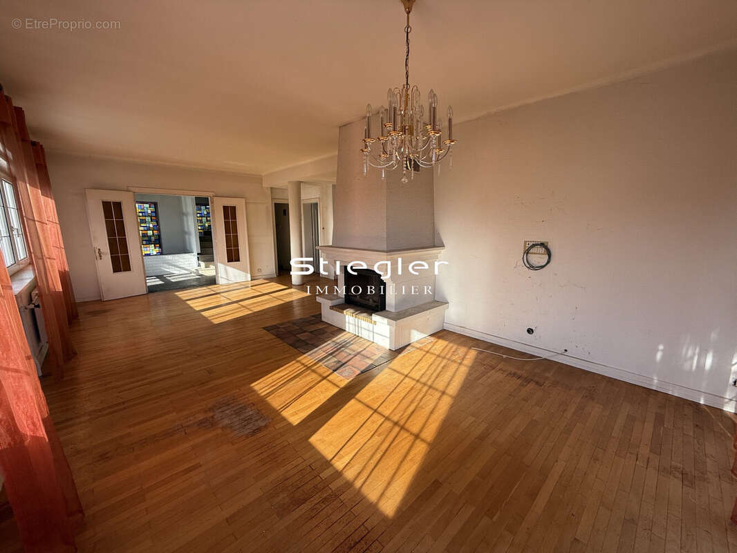 Salon-séjour - Maison à DUPPIGHEIM