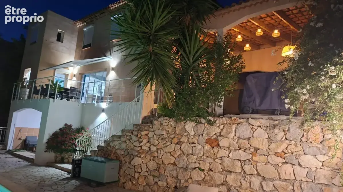 Belle villa vue mer de 159 m2 sur terrain de 714 m2 - photo 5