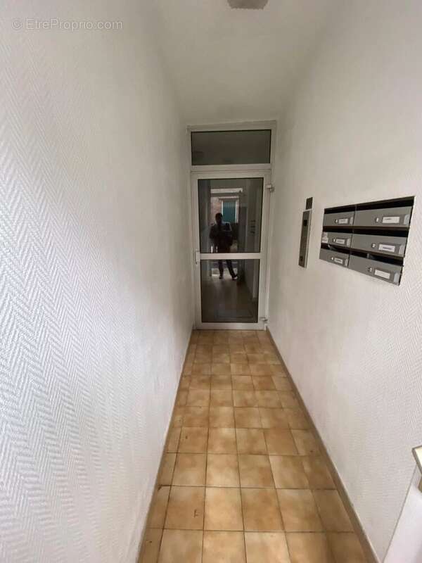 Appartement à LA GARENNE-COLOMBES
