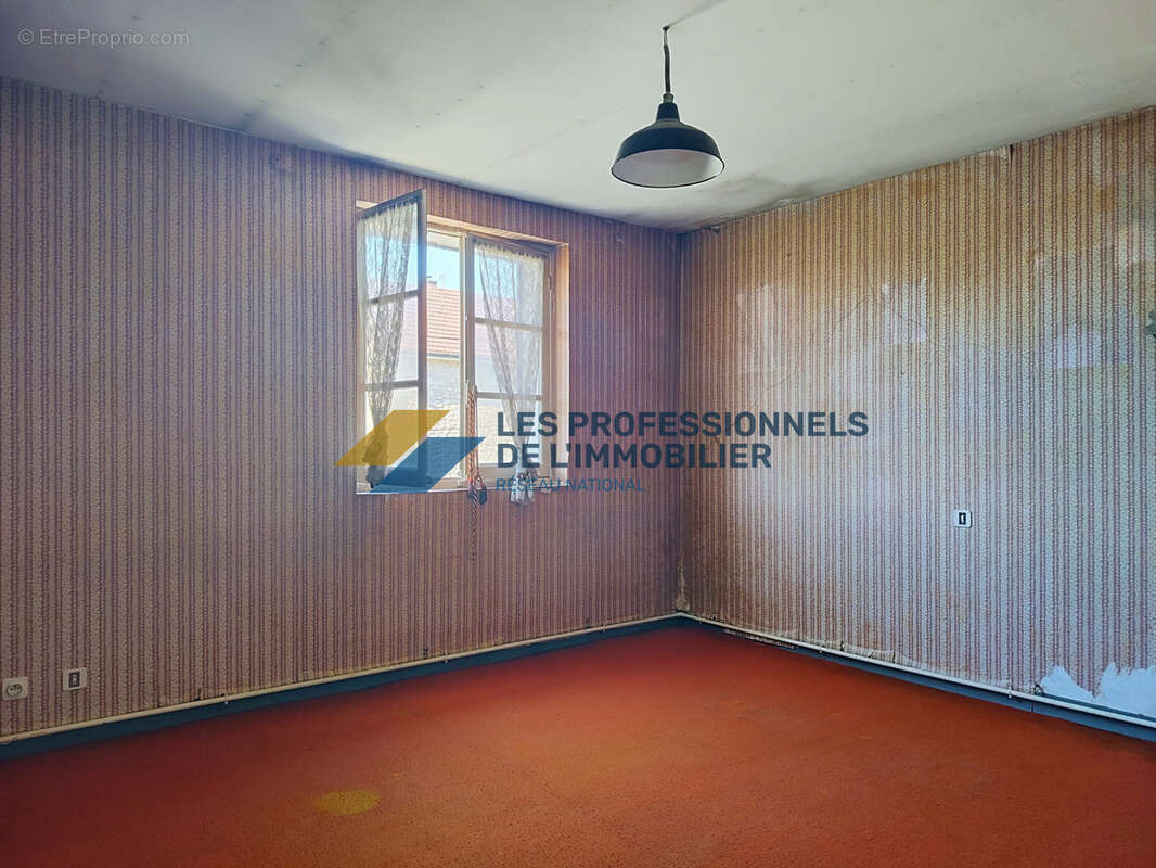 Maison de ville 141 m2 + dépendances / Amilly - photo 11