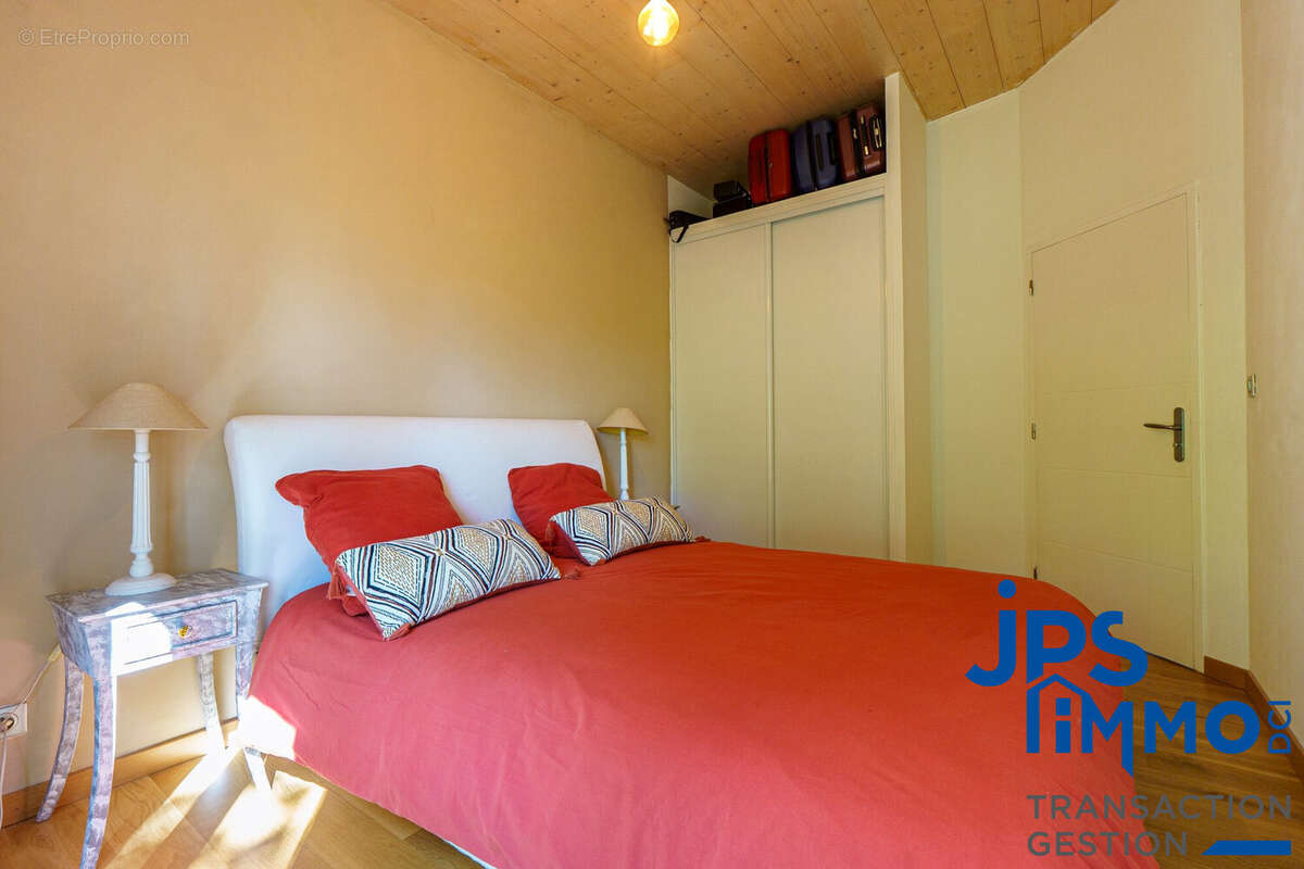 Maison 138 m² à Geyssans  - photo 8