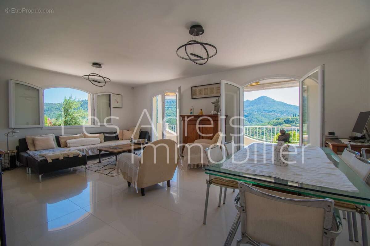 Maison à LES ADRETS-DE-L'ESTEREL