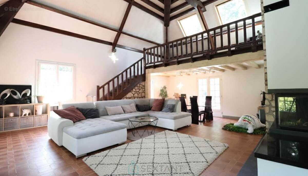 Maison 211 m² à Noisy-Sur-Ecole  - photo 8