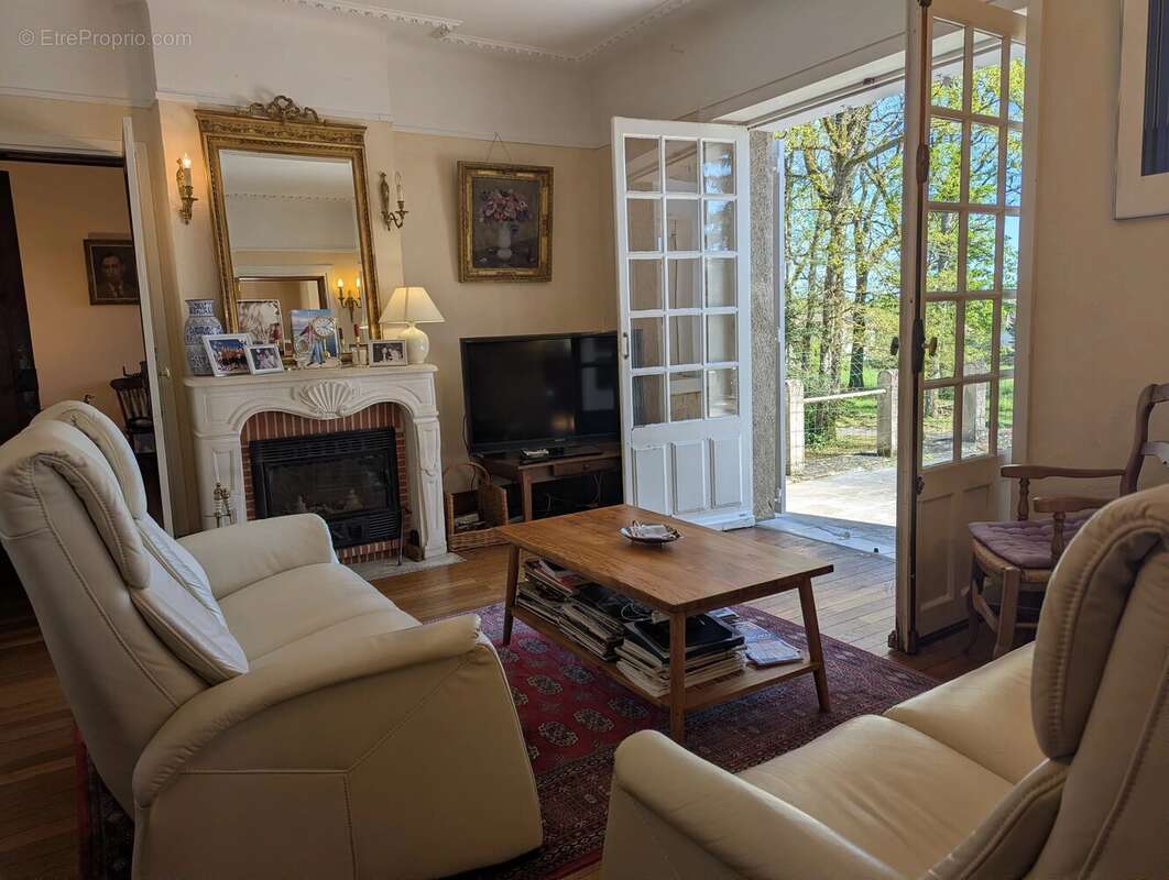 Maison à LA TRIMOUILLE