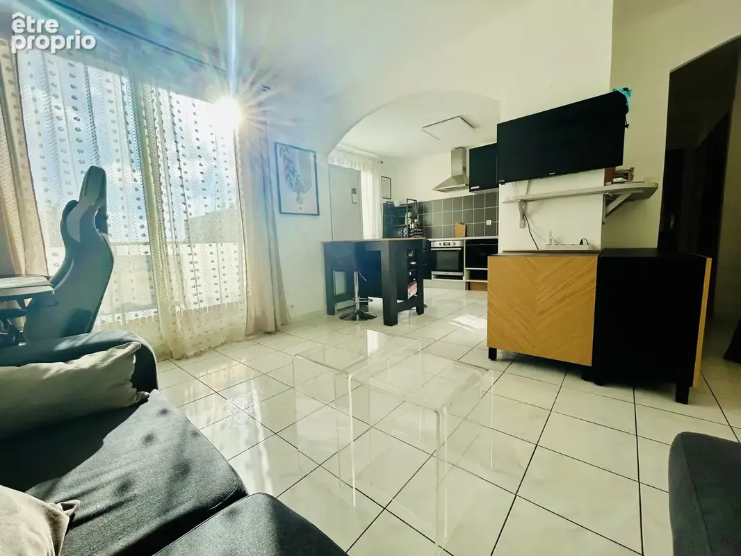 En exclusivité appartement 137000 € à Frontignan : grand T2 avec parking refait à neuf - photo 3