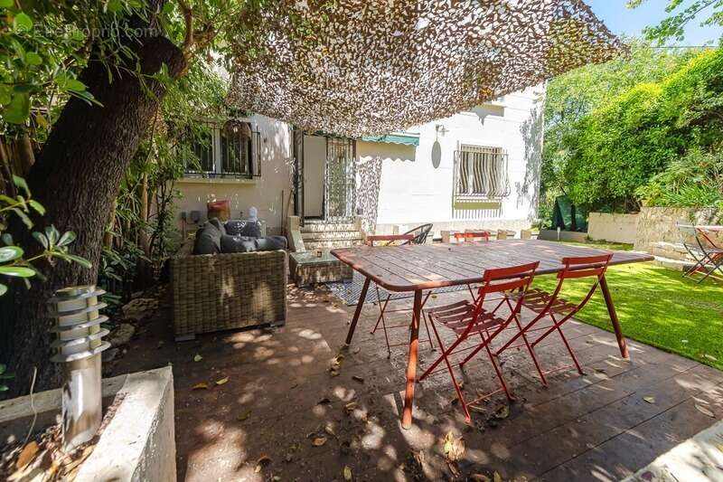 Appartement à MARSEILLE-8E