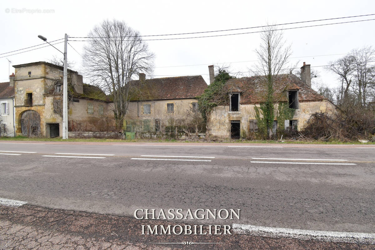Maison à CHANTENAY-SAINT-IMBERT
