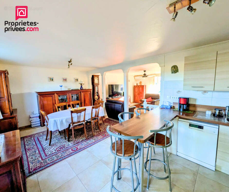 Maison à LE MUY