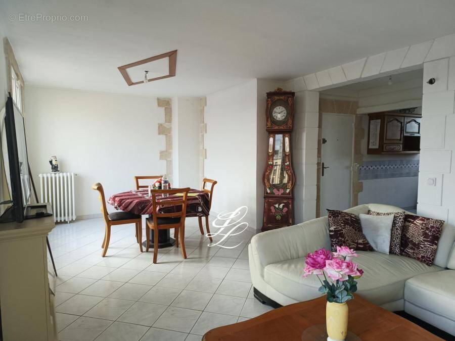 Appartement à ALLONNES