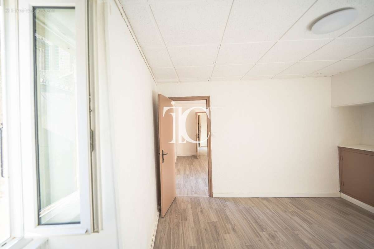 Appartement T3 au Cur du Village des Vans - photo 5