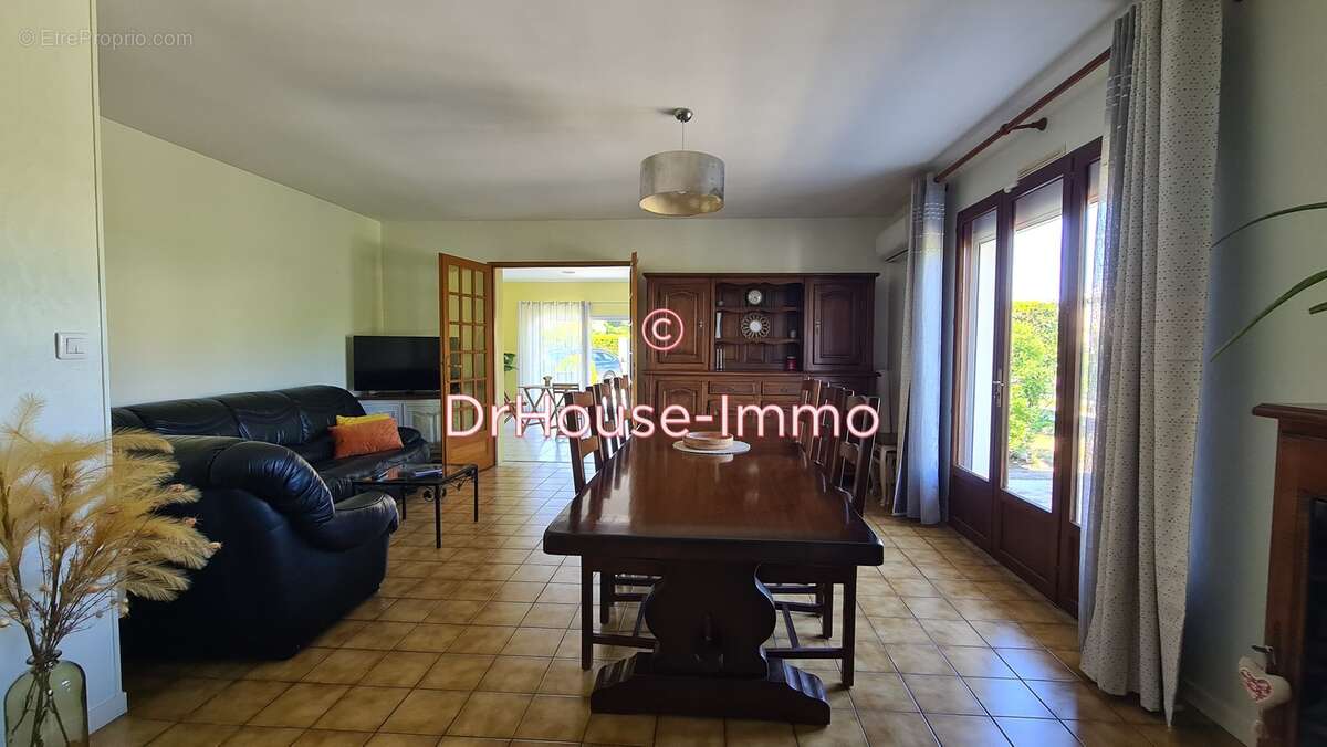 Maison à AMBARES-ET-LAGRAVE