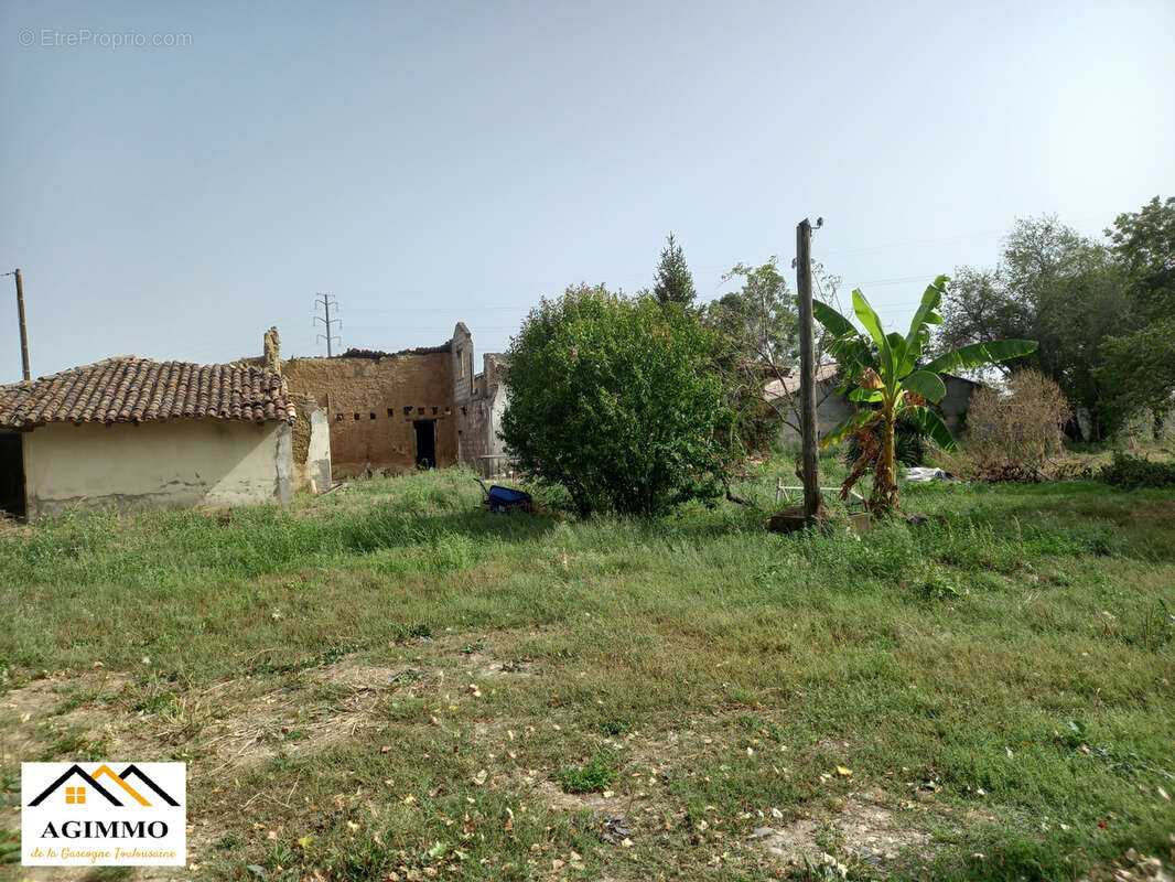 Propriété avec terrain de 13214 m2 et ruine à rebâtir - photo 3