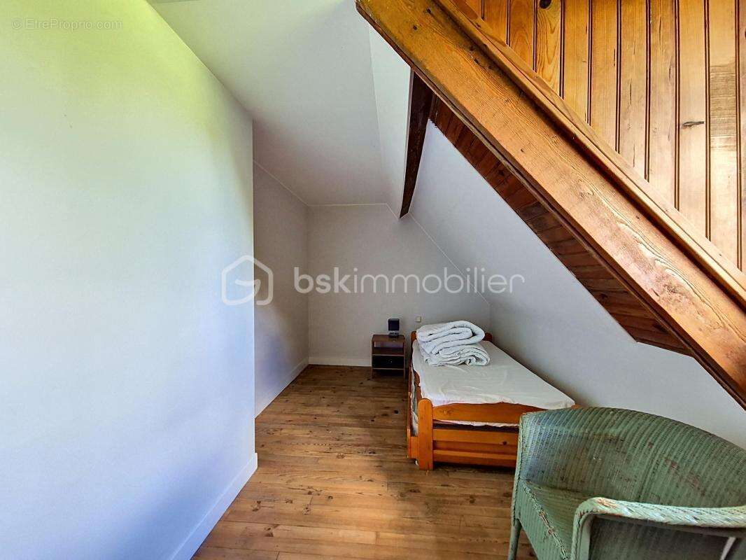 Élégante maison de maître, avec deux maisons d'amis, sur plus de 2Ha de terrain, à 9 kms de Honfleur ! - photo 22