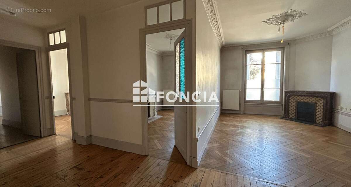 Appartement à SAINT-ETIENNE