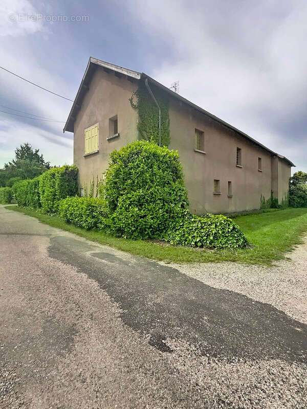 Maison à SAINT-HILAIRE-DE-LA-COTE