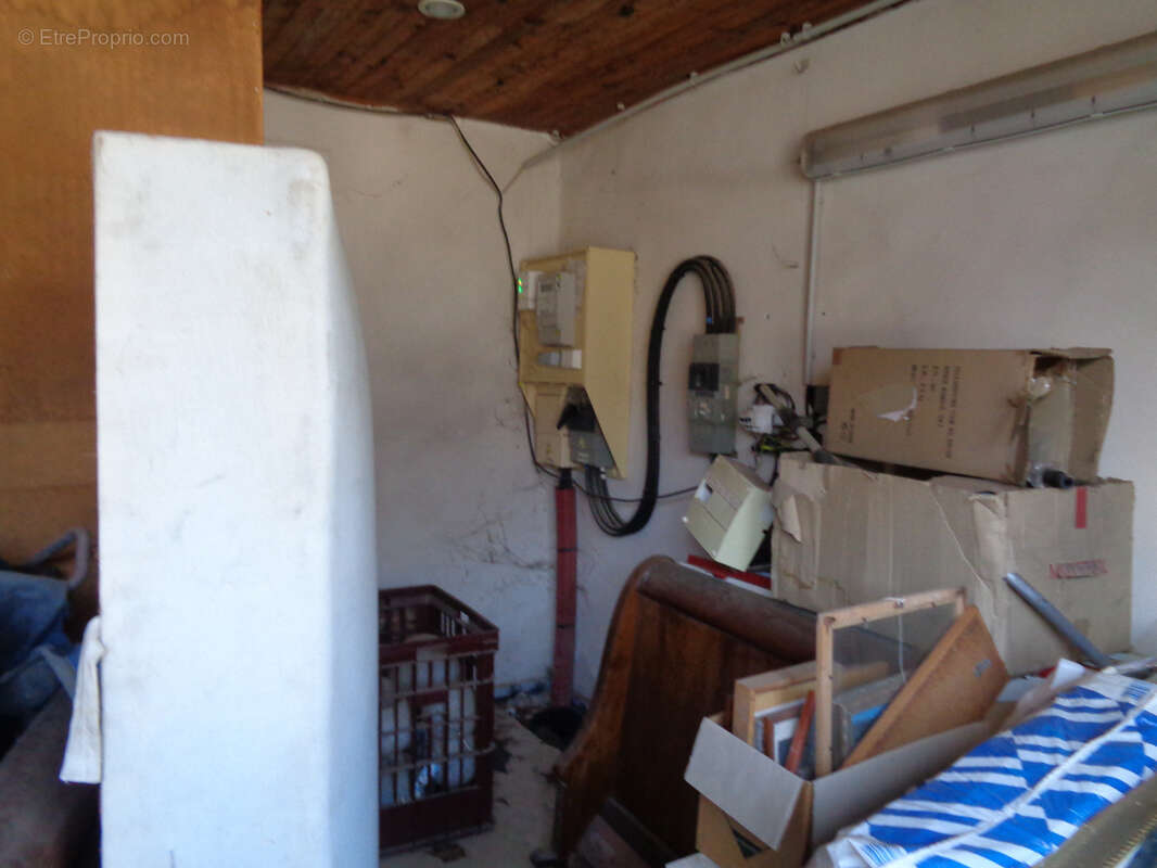 Parking à AIMARGUES