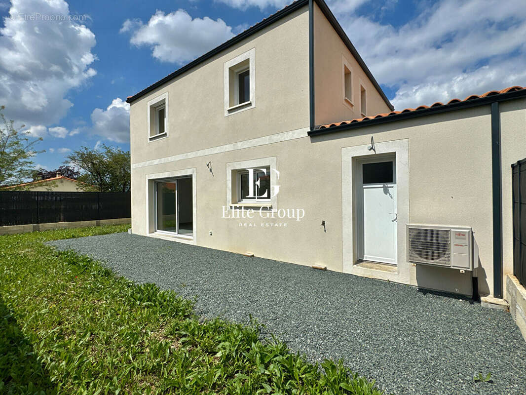 Maison à ECHILLAIS
