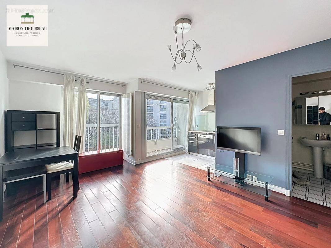 Appartement à NEUILLY-SUR-SEINE