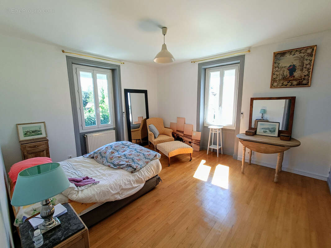 Maison à SAINT-ASTIER