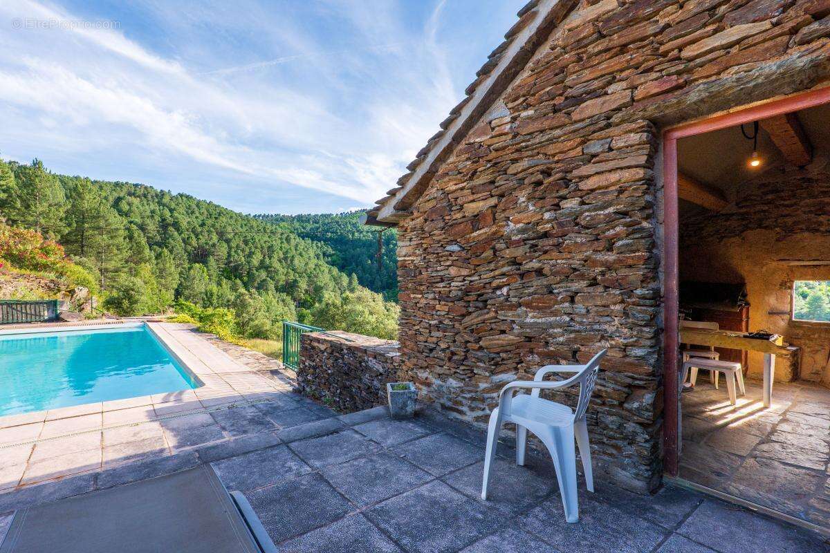 3 maisons + piscine+ terrain 4ha - photo 26