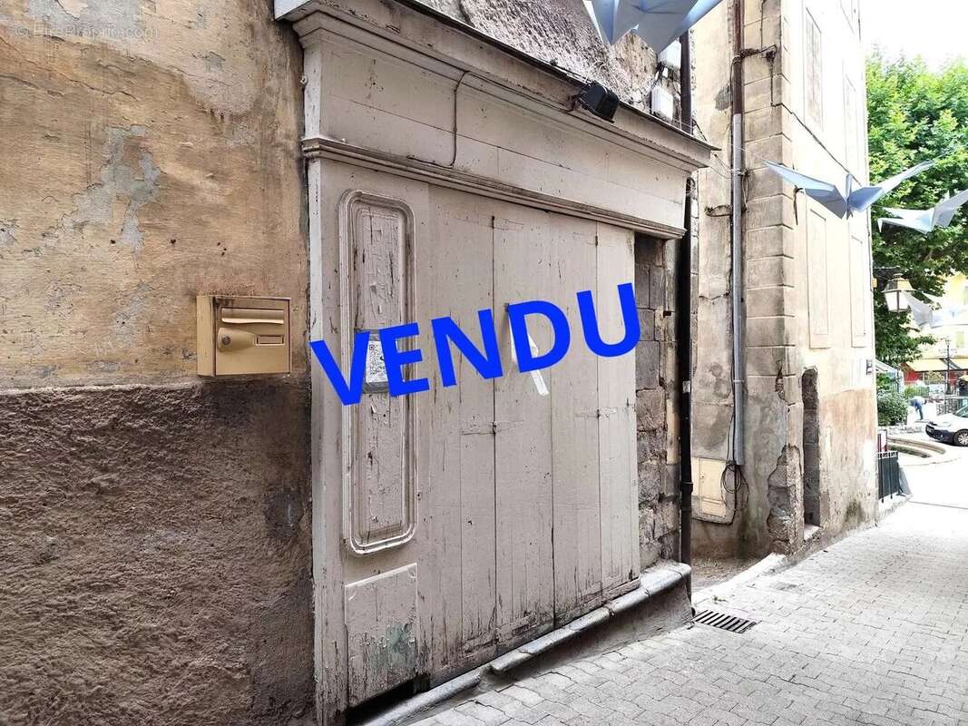 Commerce à PUGET-THENIERS