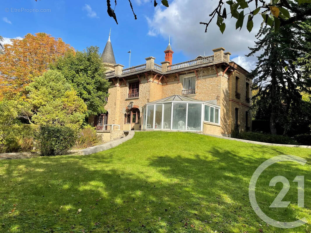 Maison à LIVRY-SUR-SEINE
