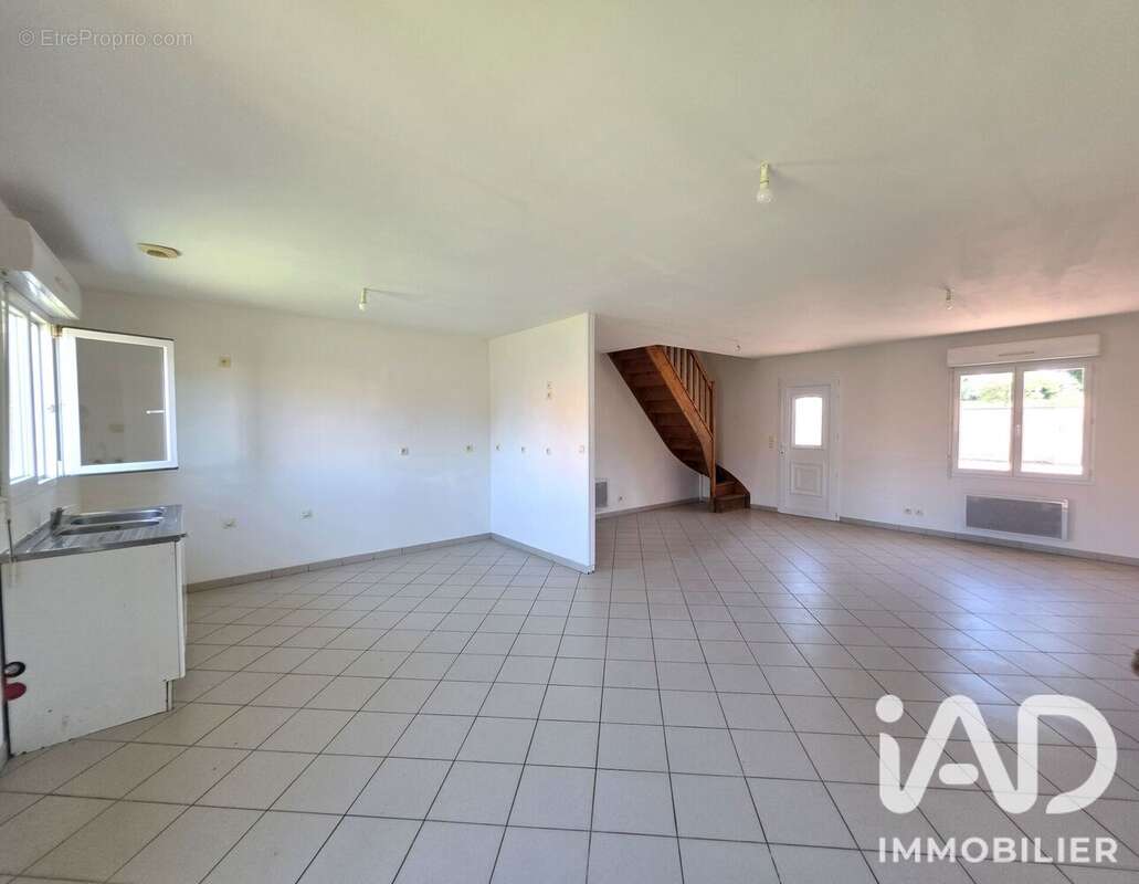 Maison 109 m² à Brutelles  - photo 7
