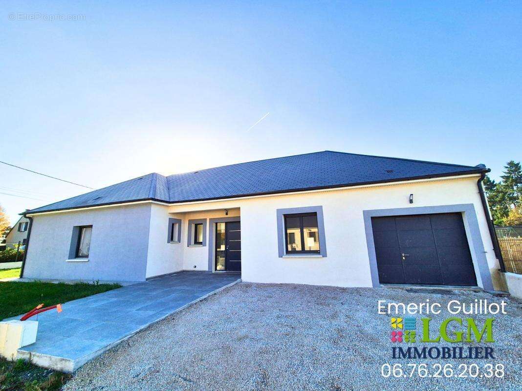 Maison à VILLEBAROU