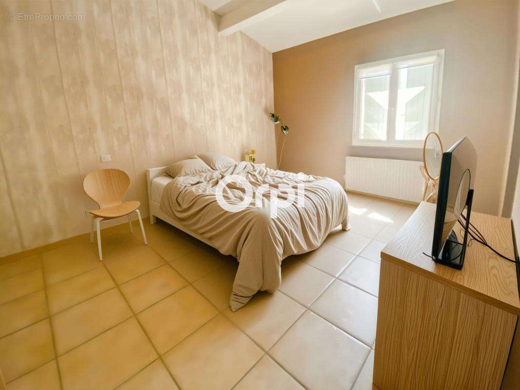 Villa T6 de 168 m2 de plain pied, jardin, piscine, garage - photo 19
