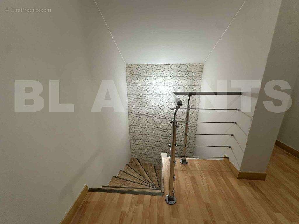 Messenger_creation_06CA650B-9AF3-468D-9D35-5C6D2A08D684 - Maison à LA HORGNE