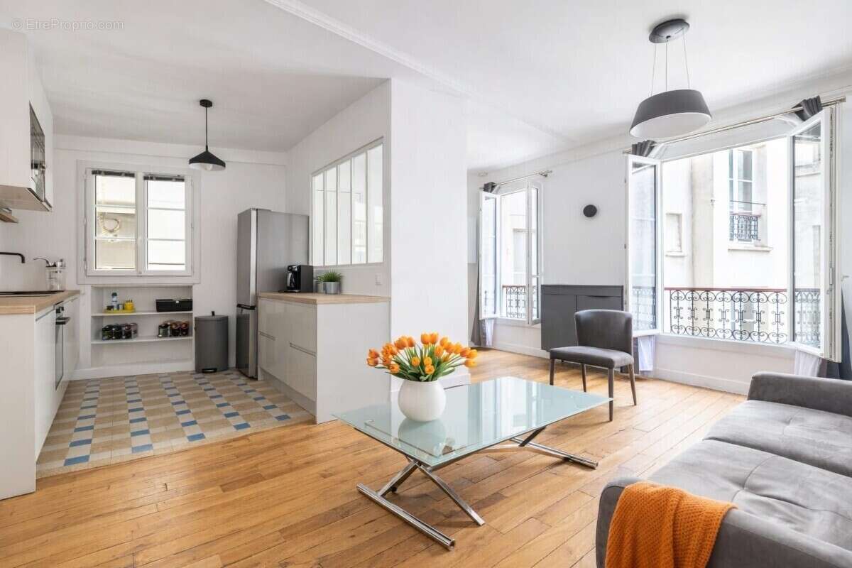 Appartement à PARIS-10E