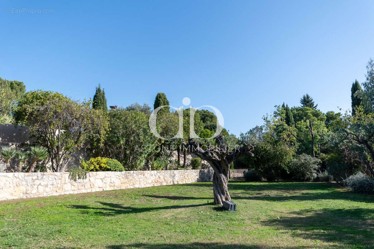 Maison à LA CADIERE-D'AZUR