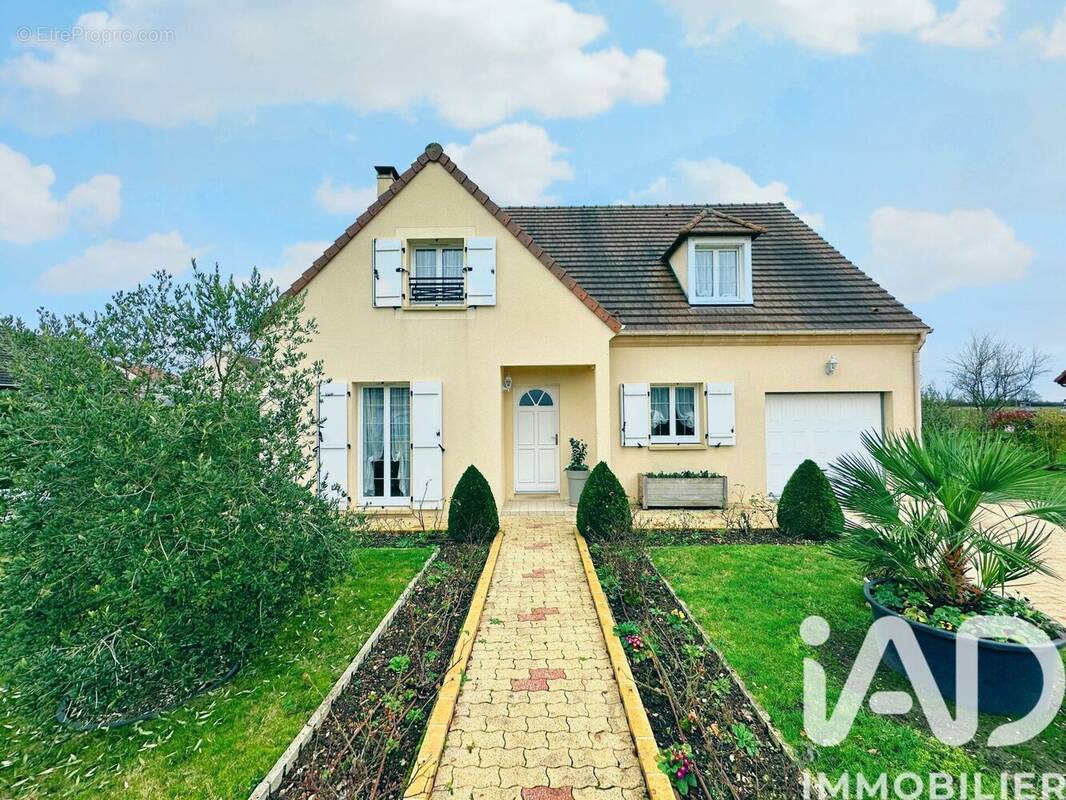 Photo 1 - Maison à ABLIS