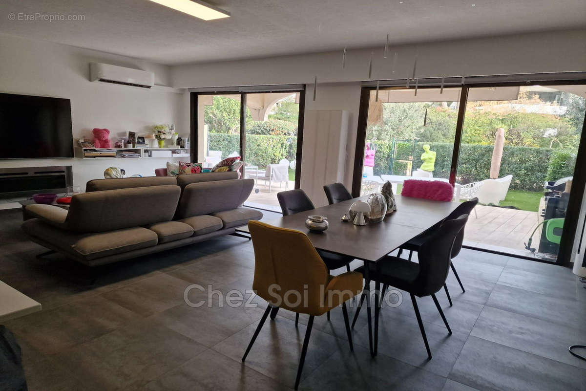 Appartement à VILLENEUVE-LOUBET